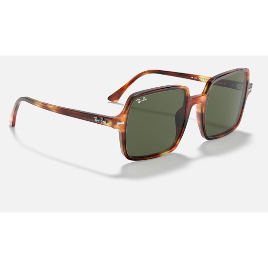 Square II
Lenses: Green Classic G-15  +  Frame: Tortoise